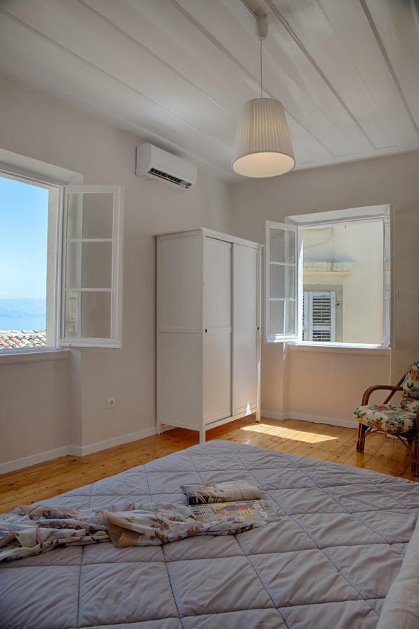 Serene Sea View Apartment In Corfu Old Town ภายนอก รูปภาพ